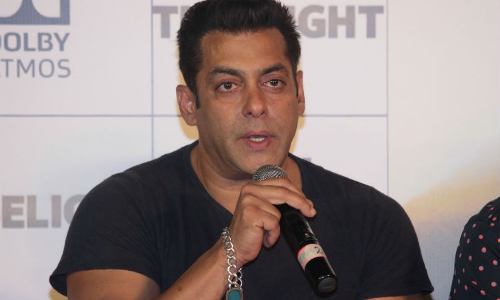 सलमान खान ने खुद बताया, आलीशान बंगले की जगह फ्लैट में क्यों रहते हैं ?