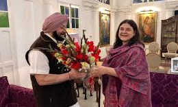 केंद्रीय मंत्री मेनका गांधी बोलीं, कैप्टन अमरिंदर सिंह नसबंदी करवाओं इन कुत्तों की! केंद्रीय मंत्री मेनका गांधी बोलीं, कैप्टन अमरिंदर सिंह नसबंदी करवाओं इन कुत्तों की!