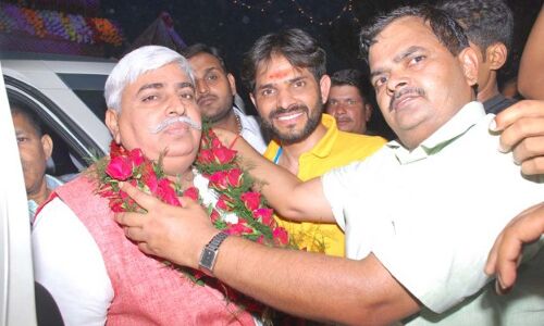 पूर्व मंत्री अवधपाल सिंह के गिरफ्तारी के हुए आदेश, पशु चिकित्सालय घोटाले में फंसे पूर्व मंत्री अवधपाल सिंह के गिरफ्तारी के हुए आदेश, पशु चिकित्सालय घोटाले में फंसे