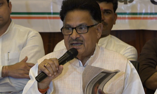 बीजेपी के मिशन 65 पर हमला, कांग्रेस बोली लड़ने से पहले ही क्यों हारे 25 सीट