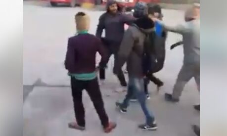 जेब कतरे की लाइव पिटाई देखकर हो जायेंगे हैरान!