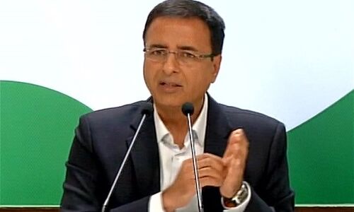 विदेश यात्रा पर गए राहुल गांधी, रणदीप सुरजेवाला बोले- बीजेपी अफवाह ना फैलाएं विदेश यात्रा पर गए राहुल गांधी, रणदीप सुरजेवाला बोले- बीजेपी अफवाह ना फैलाएं