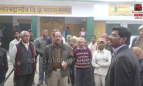 कासगंज जिलाधिकारी एवं पुलिस अधीक्षक सुनील सिंह ने पोलिंग बूथों का किया भ्रमण