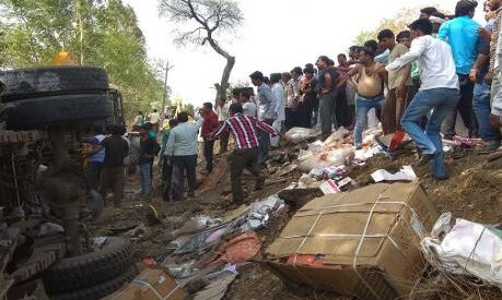 मध्य प्रदेश में बस पलटने से 9 की मौत, 30 गंभीर घायल