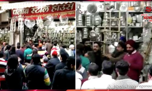 सरेआम भरे बाजार में दुकानदार के साथ मार-पीट कर आरोपी फरार, UP 100 पर शिकायत के बाद भी नहीं पहुंची पुलिस