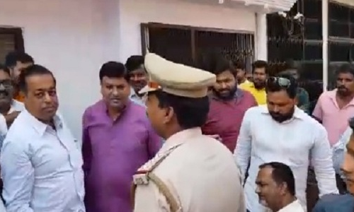 पूर्व मंत्री पवन पांडेय को प्रशासन ने किया नजरबंद