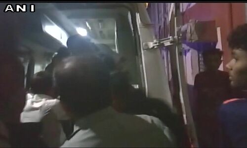 अभी अभी गुजरात में राष्ट्र कथा शिविर में लगी आग, तीन युवती की जलकर मौत, काई घायल