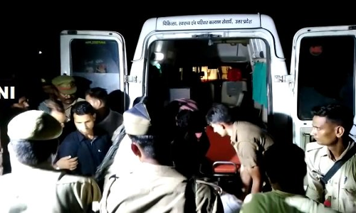 यूपी में अपराधियों के हौसले बुलंद, बिजनौर में चौकी इंचार्ज दारोगा की गला रेतकर हत्या यूपी में अपराधियों के हौसले बुलंद, बिजनौर में चौकी इंचार्ज दारोगा की गला रेतकर हत्या