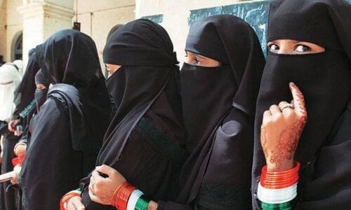 PM नरेंद्र मोदी ही उन्हें शरीया कानून से बचा सकते हैं - मुस्लिम महिलाएं