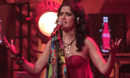 छोटे कपड़ों में सूफी गाना गाने पर सिंगर सोना महापात्रा को मिली धमकियां, बताया- गाना इस्लाम के खिलाफ