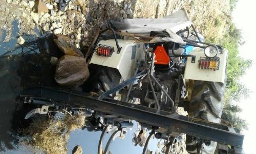 ट्रैक्टर पलटने से 1 की मौत 2 गंभीर ट्रैक्टर पलटने से 1 की मौत 2 गंभीर