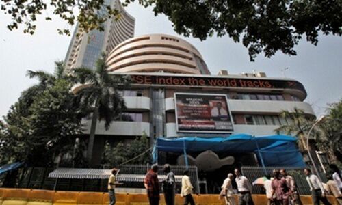 शेयर बाजार बड़ी गिरावट के साथ बंद, सेंसेक्स 429 पॉइंट टूटा