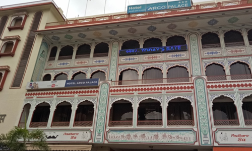 जाकिर नायक के पैसों से बने होटल में रंगरेलिया करते हैं वक्फ बोर्ड अध्यक्ष नकवी शोकत कुरैशी!