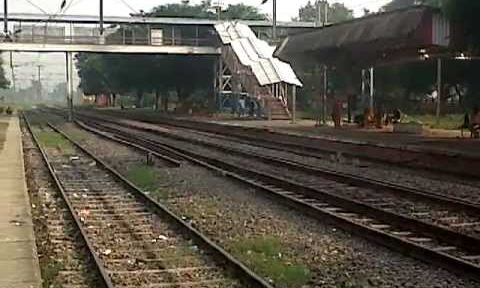 बिहार में चलती ट्रेन में दौड़ा करंट, कई यात्री झुलसे