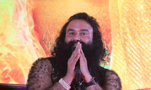 LIVE : 800 गाड़ियों के काफिले के साथ कोर्ट के लिए सिरसा से निकले राम रहीम LIVE : 800 गाड़ियों के काफिले के साथ कोर्ट के लिए सिरसा से निकले राम रहीम