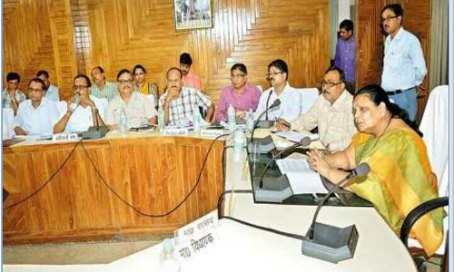 अवैध कब्जे पर सपा सांसद नरेश अग्रवाल की बहु को नोटिस जारी!