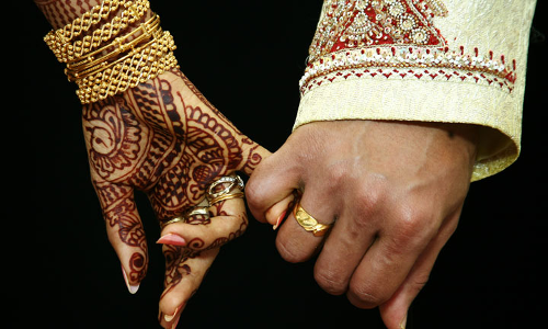 अपनी शादी में दूल्हे ने की हर्ष फायरिंग, वीडियो वायरल होने पर हुआ फरार, पुलिस गिरफ्तारी के लिए कर रही है छापेमारी