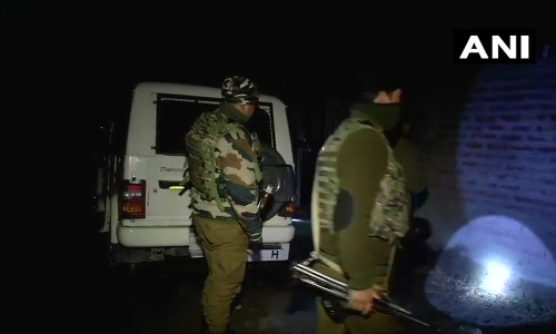 जम्मू-कश्मीर: श्रीनगर में हुर्रियत नेता के घर पर हमला, कॉस्टेबल की मौत