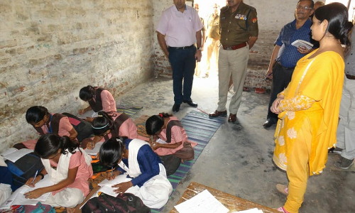 पानी पी खाना खा चाँद देखकर घर चल, और आईपीएस अधिकारी राजेश पाण्डेय हो गये भावुक पानी पी खाना खा चाँद देखकर घर चल, और आईपीएस अधिकारी राजेश पाण्डेय हो गये भावुक