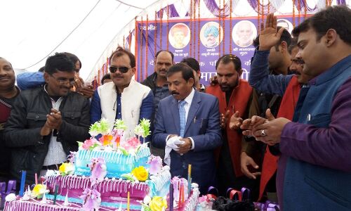 बहिन जी को सीएम बनाये गुंडा माफिया सूबे की सरहद छोड़ जायेंगे - अशोक सिदार्थ