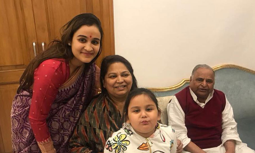 मुलायम की बहू पर सीएम योगी हुए मेहरबान,दिया वाई श्रेणी की सुरक्षा