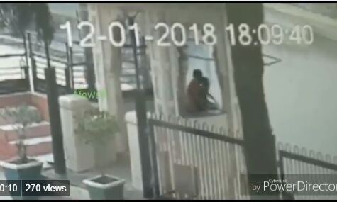 यह दिल दहला देने वाला वीडियो आया सामने, माँ ने दो बच्चों को तालाब में फेंक खुद भी लगाई छलांग!