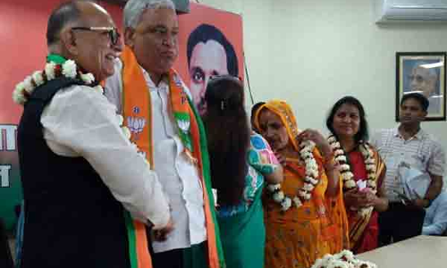 राजस्थान में वसुंधरा का मास्टरस्ट्रोक, किरोड़ी लाल मीणा बीजेपी में शामिल