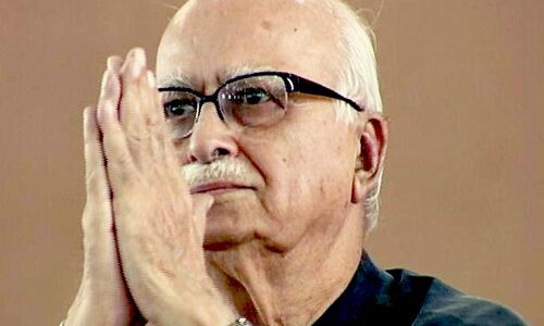 काँग्रेस मुक्त भारत का नारा देने वालों ने संस्थापक आडवाणी मुक्त भाजपा बनाया