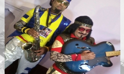 VIDEO: क्या आपने BJP महासचिव का रॉकस्टार लुक देखा? सम्मेलन में गिटार भी बजाया