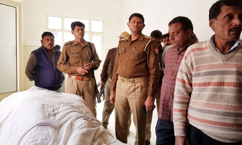 कासगंज में स्कोर्पियो गिरी नहर में, युवक की मौत दो घायल, एसपी ने किया 5 पुलिस कर्मियों को निलंबित कासगंज में स्कोर्पियो गिरी नहर में, युवक की मौत दो घायल, एसपी ने किया 5 पुलिस कर्मियों को निलंबित