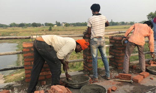 विधायिका लीना तिवारी का प्रयास लाया रंग,बसुही नदी के पुल का मरम्मत कार्य शुरू