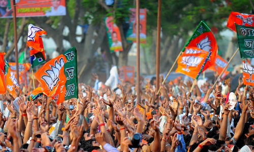 कब्रिस्तान का पेड़ काटने का किया विरोध, बीजेपी नेता ने विरोध तो उनके खिलाफ दर्ज हुई FIR, लगे कई संगीन आरोप कब्रिस्तान का पेड़ काटने का किया विरोध, बीजेपी नेता ने विरोध तो उनके खिलाफ दर्ज हुई FIR, लगे कई संगीन आरोप