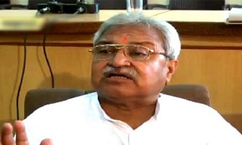 लक्ष्मीकांत बाजपेई ने पुलिसकर्मियों को दी धमकी, दी ये मिसाल