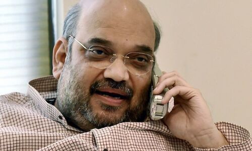 अमित शाह ने फोन करके बुलाये मुख्यमंत्री पद के दावेदार, बधाई देने वालों का लगा ताँता!