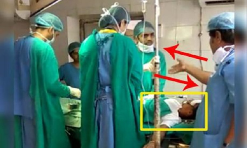 VIDEO: गर्भवती महिला का ऑपरेशन बीच में छोड़ आपस में झगड़ पड़े डॉक्टर, नवजात की मौत