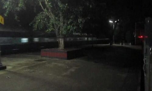 हावड़ा-जोधपुर एक्सप्रेस में 15 साल की बच्‍ची पर टूट पड़े दरिंदे, और फिर माँ बेटी इज्जत बचाने के लिए ....?