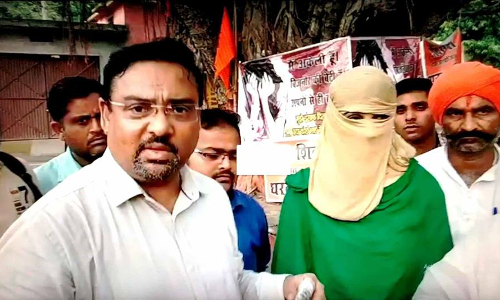 हाई कोर्ट ने राहत मांगने गए यौन शोषण के आरोपी पर ही कस दिया क़ानूनी शिकंजा, बिजनौर पुलिस को भी ज़बर्दस्त झटका हाई कोर्ट ने राहत मांगने गए यौन शोषण के आरोपी पर ही कस दिया क़ानूनी शिकंजा, बिजनौर पुलिस को भी ज़बर्दस्त झटका