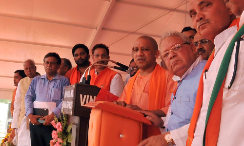 प्रदेश में किसी को इंसेफ्लाइटिस जैसे बीमारी से मरने नहीं दिया जाएगा - सीएम योगी प्रदेश में किसी को इंसेफ्लाइटिस जैसे बीमारी से मरने नहीं दिया जाएगा - सीएम योगी