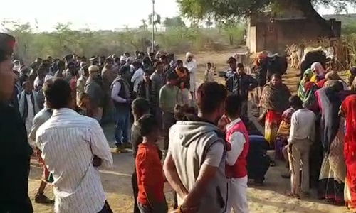 यूपी के बाँदा में एक ही परिवार के चार लोंगों की गला काटकर निर्मम हत्या यूपी के बाँदा में एक ही परिवार के चार लोंगों की गला काटकर निर्मम हत्या