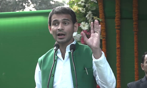 भूत के डर से तेज प्रताप ने छोड़ा सरकारी बंग्ला, नीतीश पर लगाया भूत छोड़ने का आरोप