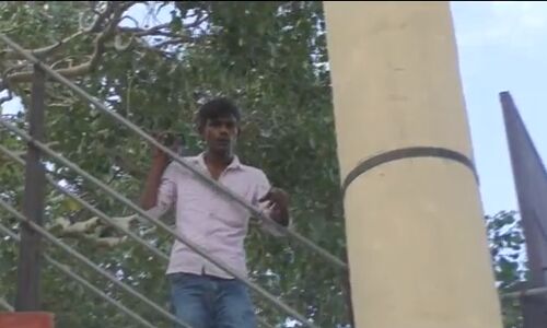 अगवा हुई पत्नी को बरामद नहीं करने से नाराज पति चढ़ा पानी की टंकी पर, पुलिस से था गुस्सा