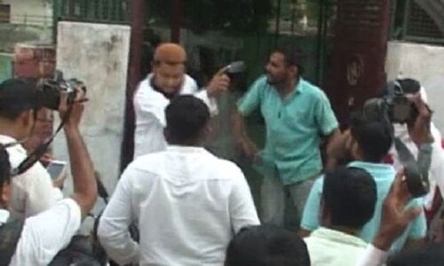बजरंग दल कार्यकर्ताओं की गुंडागर्दी, मस्जिद के इमाम को पहले कहा भारत माता की जय बोलों फिर जड़ा थप्पड़