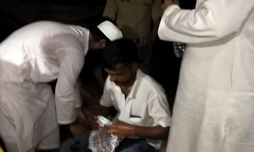 बिजनौर में टावर पर चढ़ा युवक, प्रसाशन परेशान