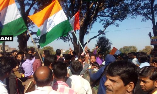 बीजेपी को मध्यप्रदेश में झटका, दिग्विजय के किले को भेदने में नाकाम, कांग्रेस का 24 में से 20 सीटों पर कब्जा