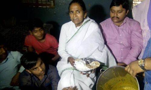 मंत्री से लिपटकर रोने लगे बाल कैदी, जानिये पूरी खबर क्या है मामला!