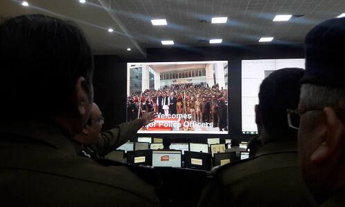 एसपी कासगंज ने जिले की पुलिस को किया हाईटेक, यूपी डायल 100 की सौगात मिली