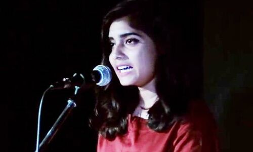 मां गई थी लखनऊ, पिता मेरे बिस्तर में घुस गए, और फिर ...., देखें वीडियो