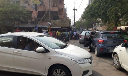 गाजियाबाद के वैशाली में 20 लाख की लूट, आरोपी मौके से पकड़ा गाजियाबाद के वैशाली में 20 लाख की लूट, आरोपी मौके से पकड़ा