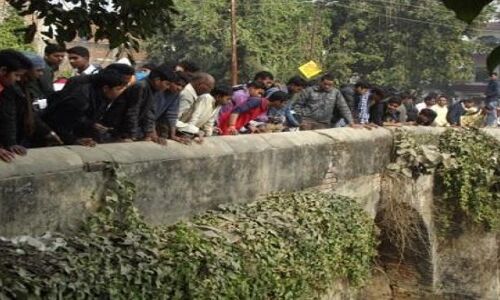 गाजीपुर डीएम आवास के पास मिला बोरे में बंद युवक का शव,पीरनगर की घटना