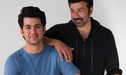 शूटिंग के दौरान बेटे करन की हालत देख इमोशनल हुए सनी देओल